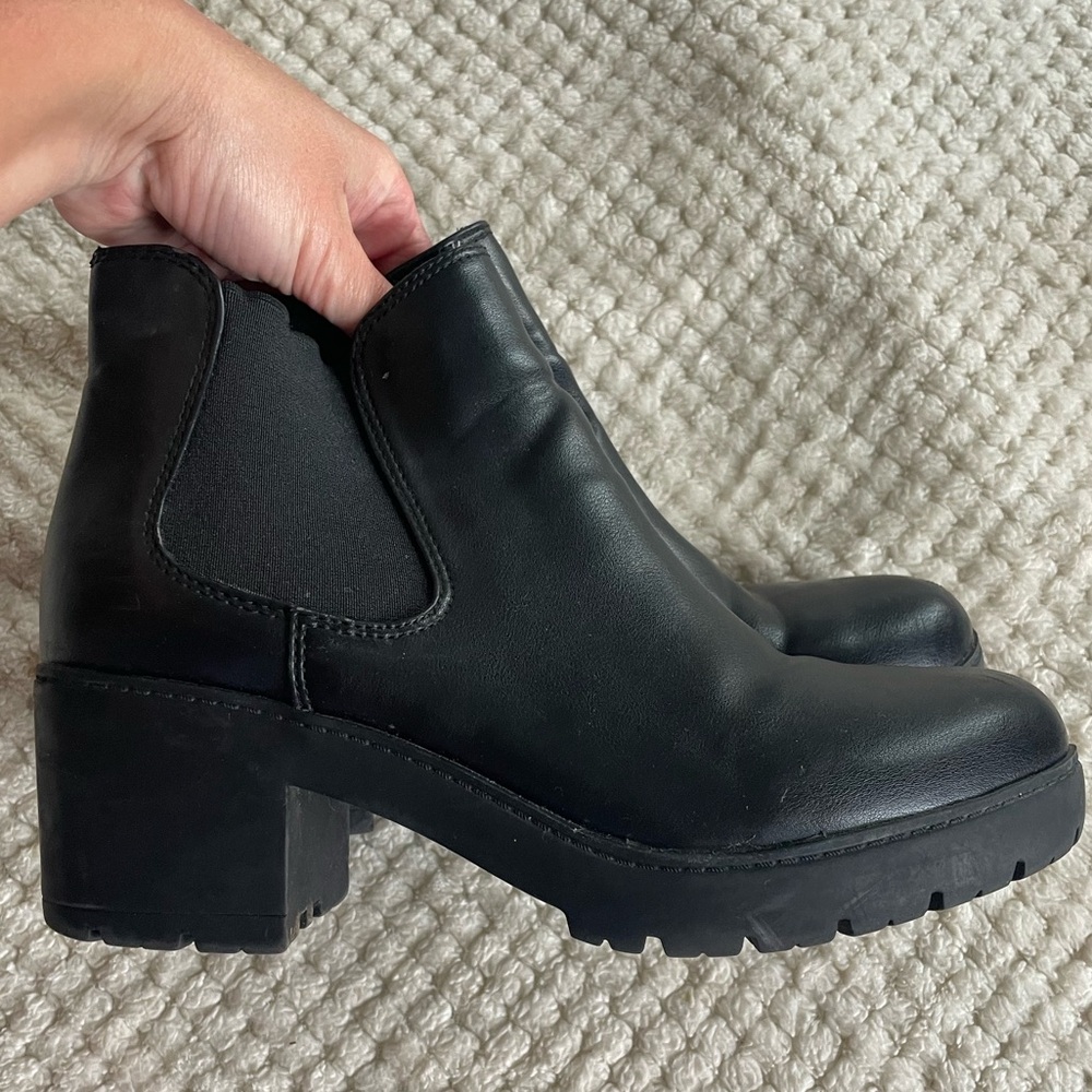 STEVE MADDEN black ankle boots